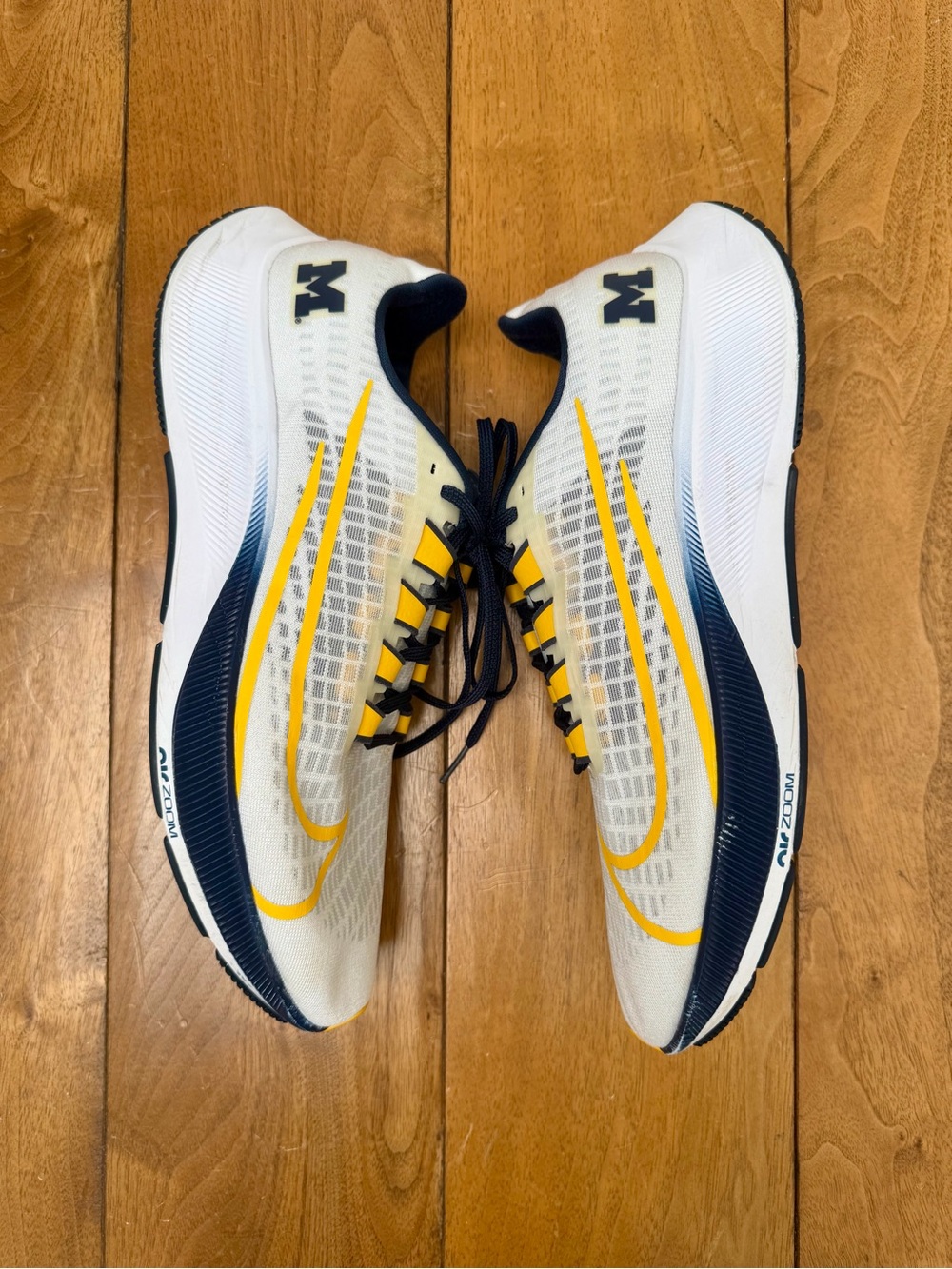 Nike Air Zoom Pegasus 37 Michigan Wolverines Running Shoes Men’s Size 12 - Picture 1 of 7